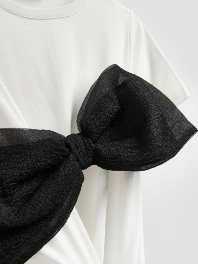 טי-שירט עם פפיון