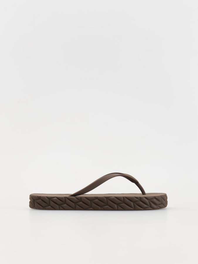 כפכפי אצבע קלאסיים ונוחים