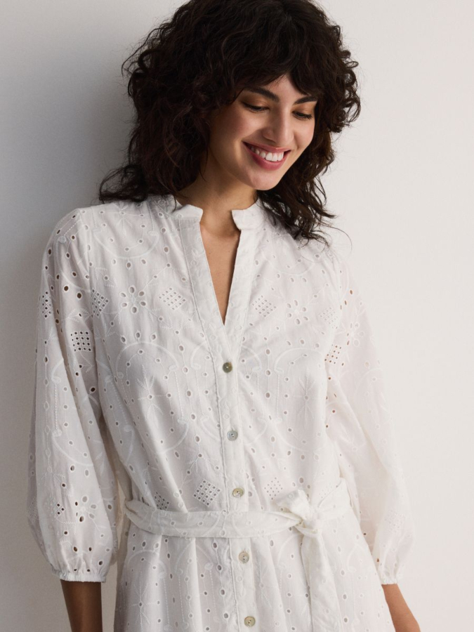 שמלת מקסי לבנה בעיצוב רקמה פתוח