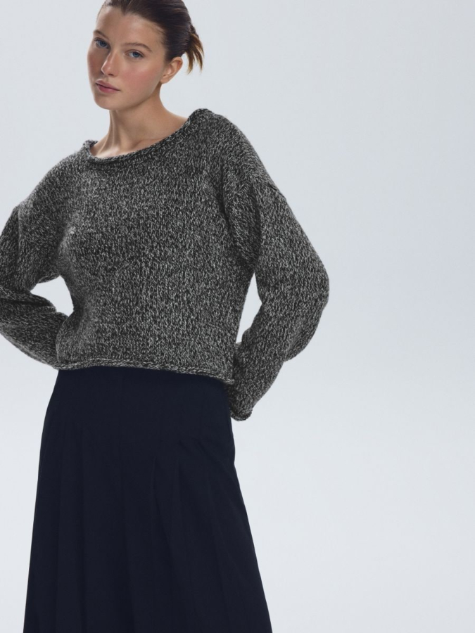 סוודר עם קשירה בגב