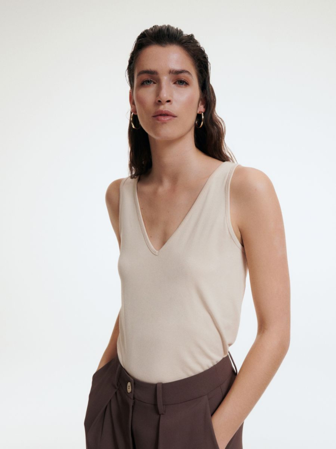 טופ בצבע אחיד