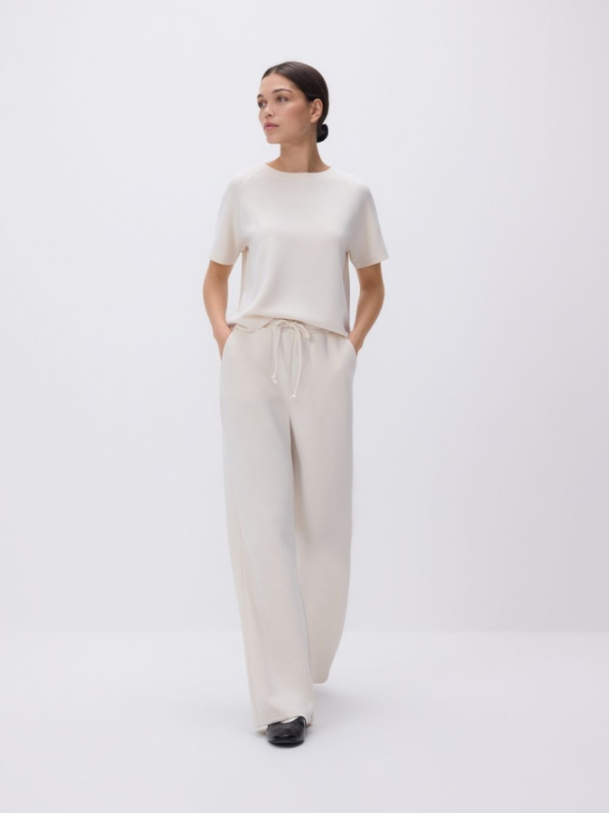 טי שירט רגלן מבד מודל