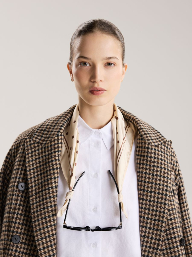 מטפחת צוואר עם הדפס נקודות