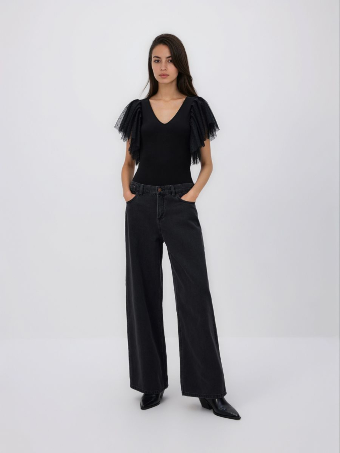 בגד גוף עם שרוולים מעוצבים