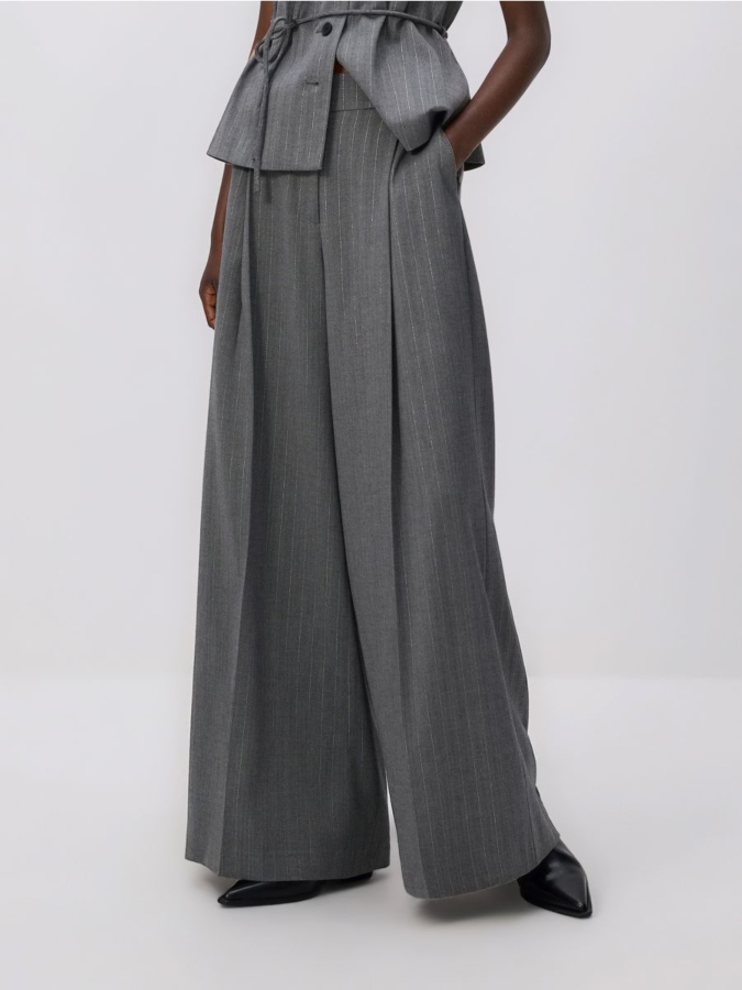 מכנסי פסים רחבים