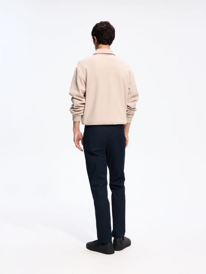 מכנסי צ'ינו בגזרת Slim Fit