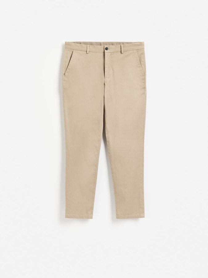 מכנסי צ'ינו בגזרת Slim Fit