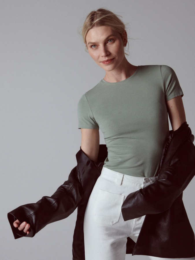 טי שירט קצרה חלקה