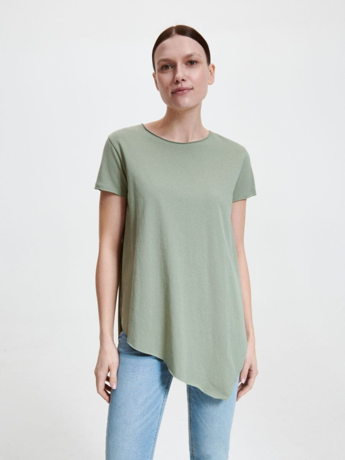 טי שירט קצרה בגזרת Regular