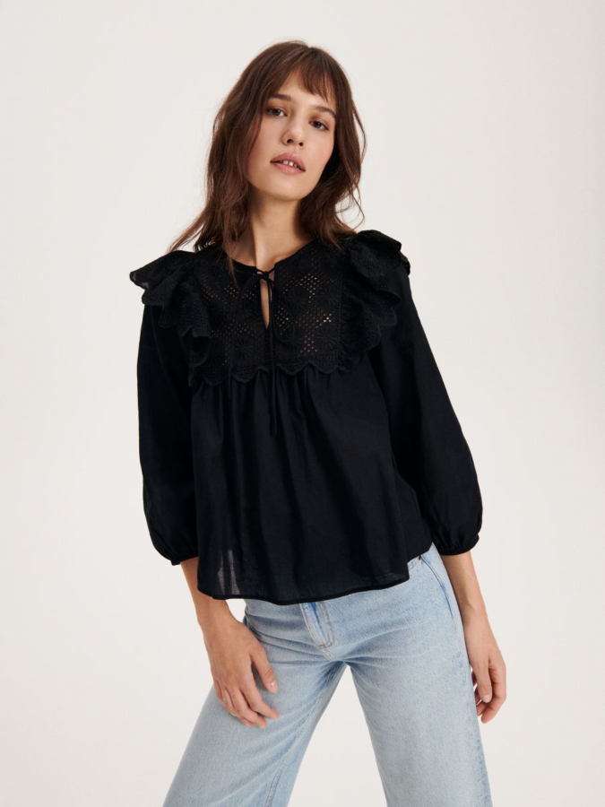 חולצה מכופתרת עם צווארון מעוצב