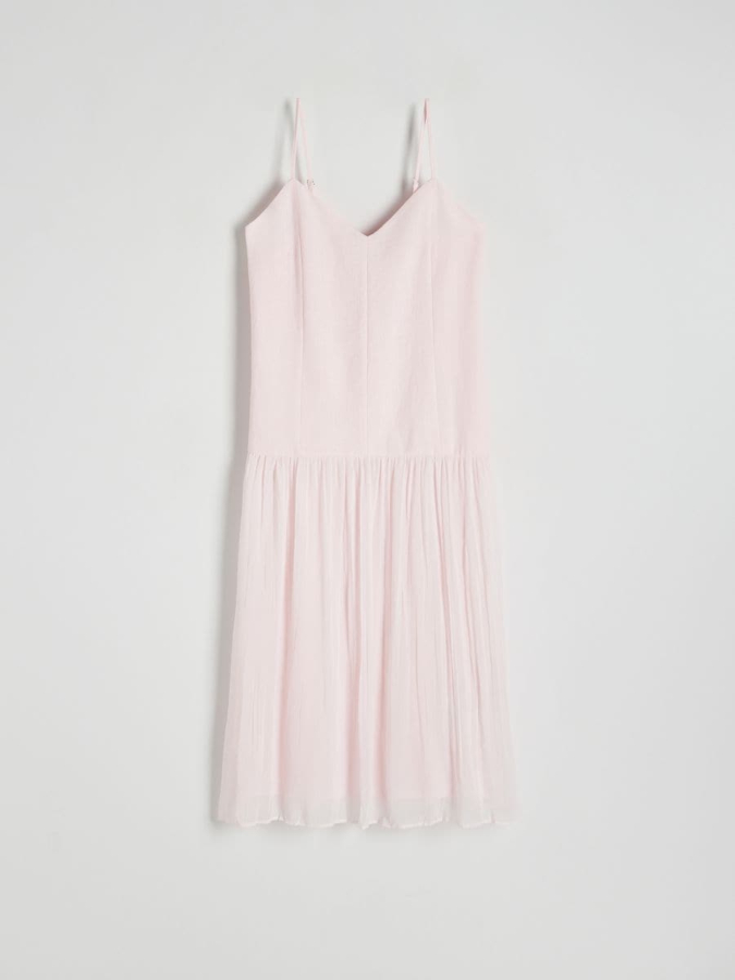 שמלה עם תחתית פליסה