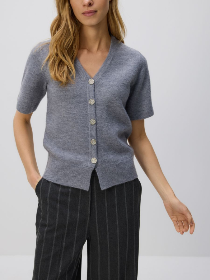 קרדיגן עם כפתורים