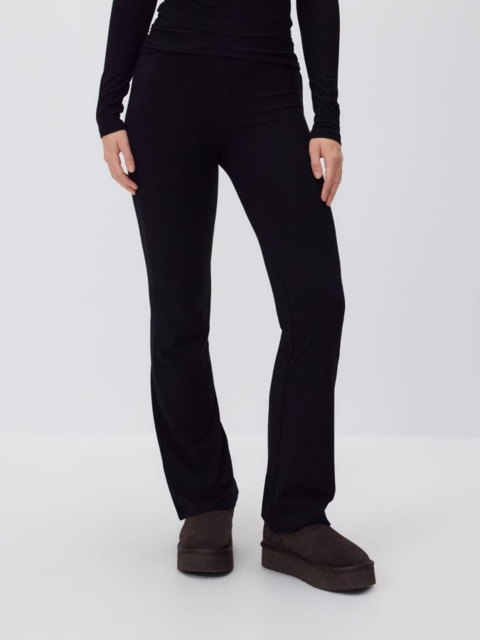 מכנסי טייץ מתרחבים