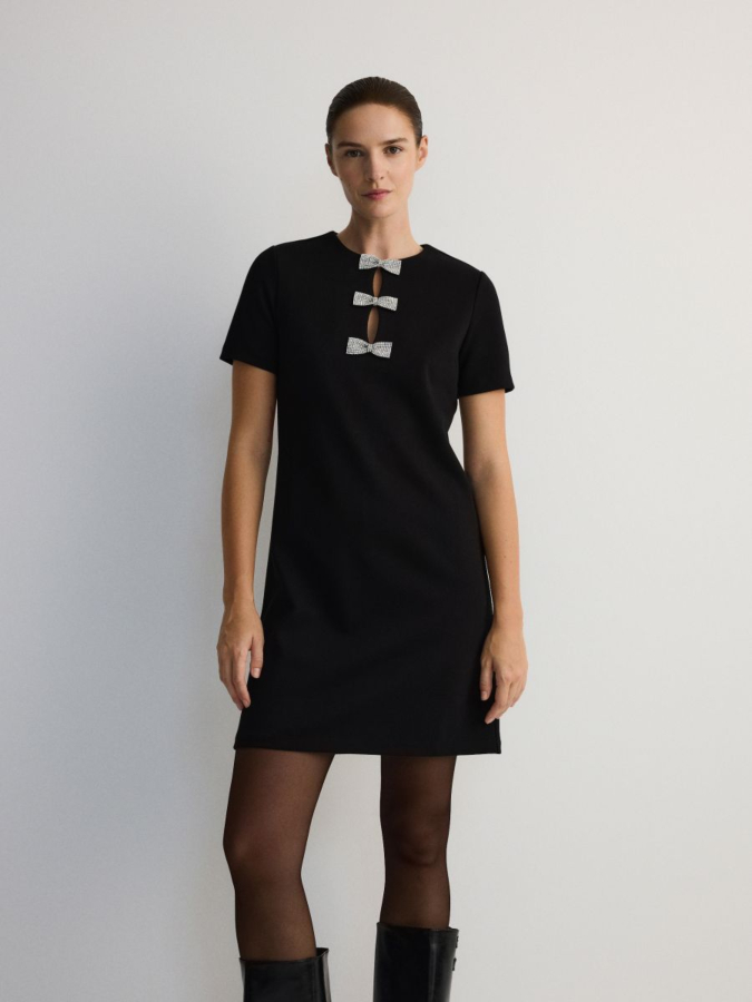 שמלת מיני שחורה עם פפיונים