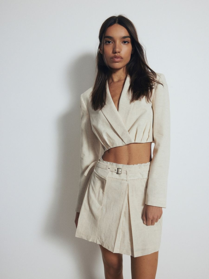 חצאית מיני בשילוב פשתן