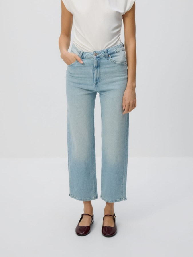 ג'ינס בגזרת Striaght