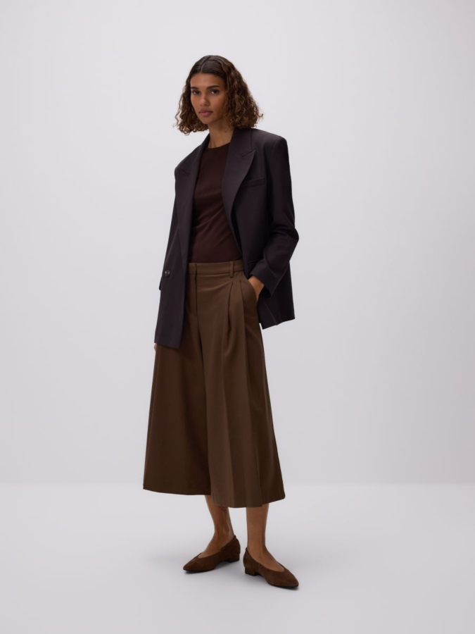 מכנסיים רחבים עם קפל