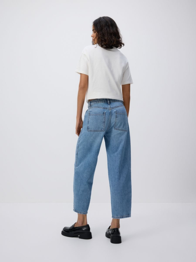 ג'ינס בגזרת Barrel