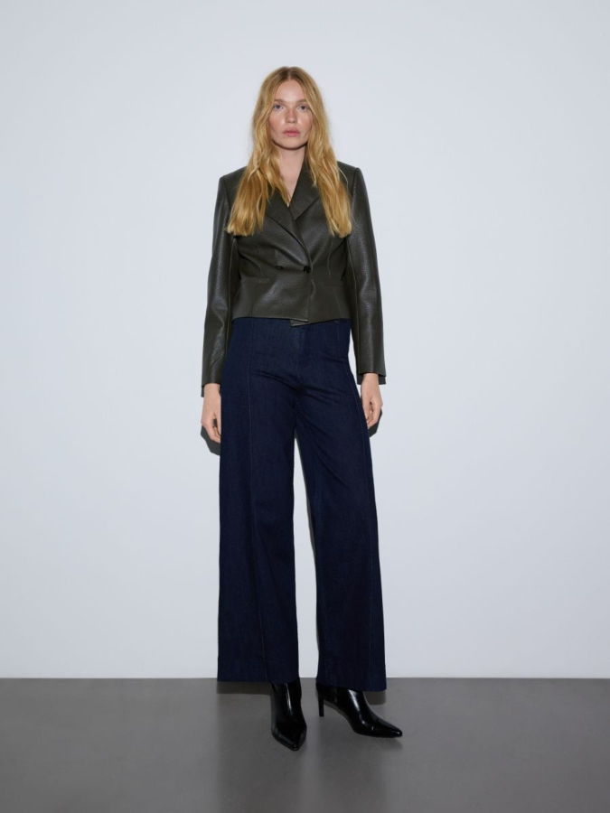 מכנסי ג'ינס עם חגורה