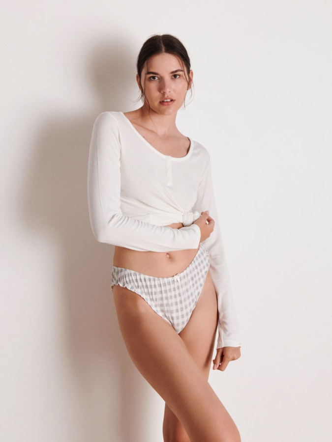 שלושה זוגות תחתונים בגזרת ביקיני מכותנה