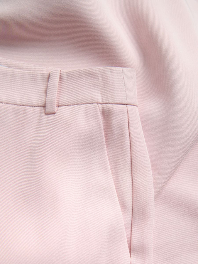 מכנסיים רחבים