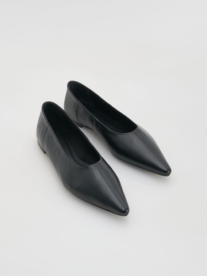 נעלי בובה עור