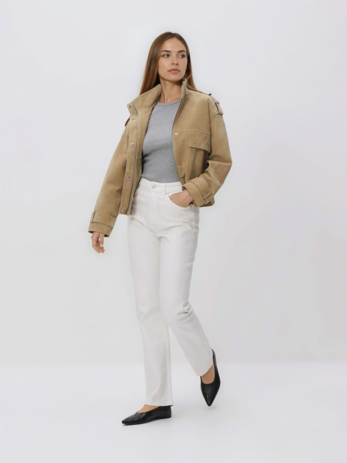 ג'ינס בגזרה ישרה