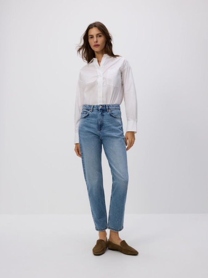 ג'ינס mom fit בגזרה צרה