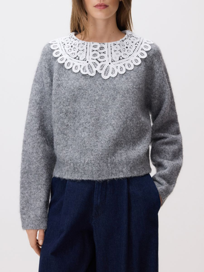 סוודר עם צווארון מעוצב