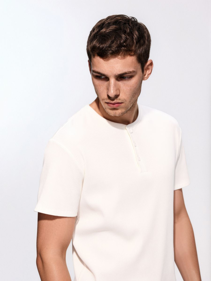 חולצת Henley בגזרת Slim Fit