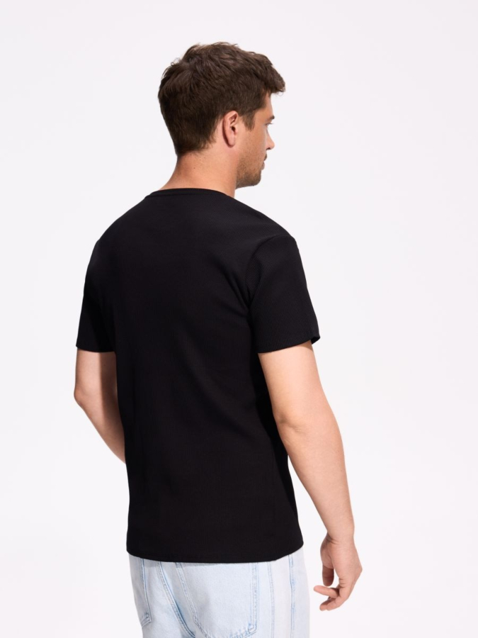 חולצת Henley בגזרת Slim Fit