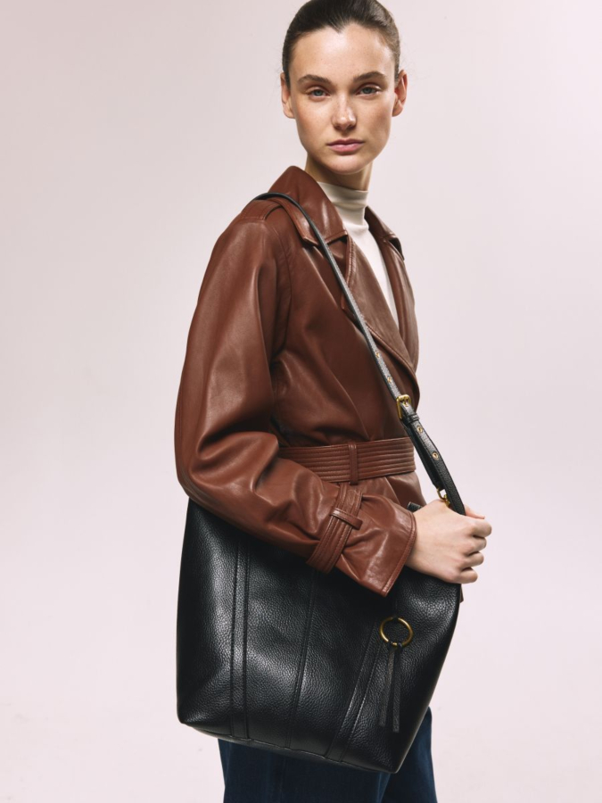 תיק צד גדול עם תליון