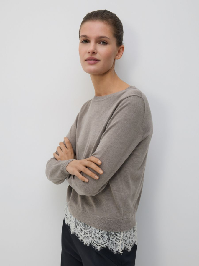 סריג דק עם סיומת תחרה