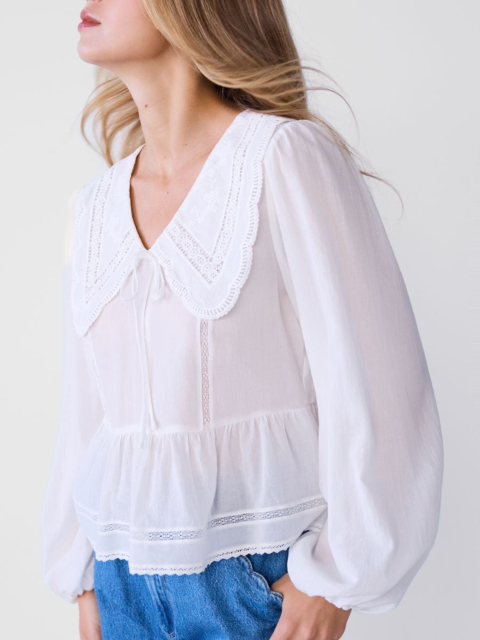 טופ עם צווארון מעוצב