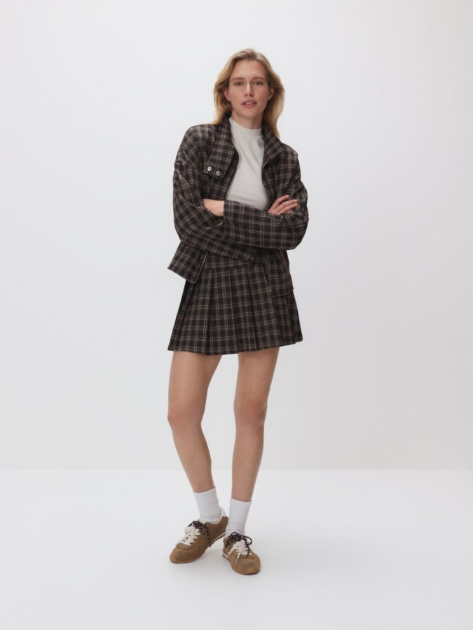 חצאית מיני משובצת עם קפלים