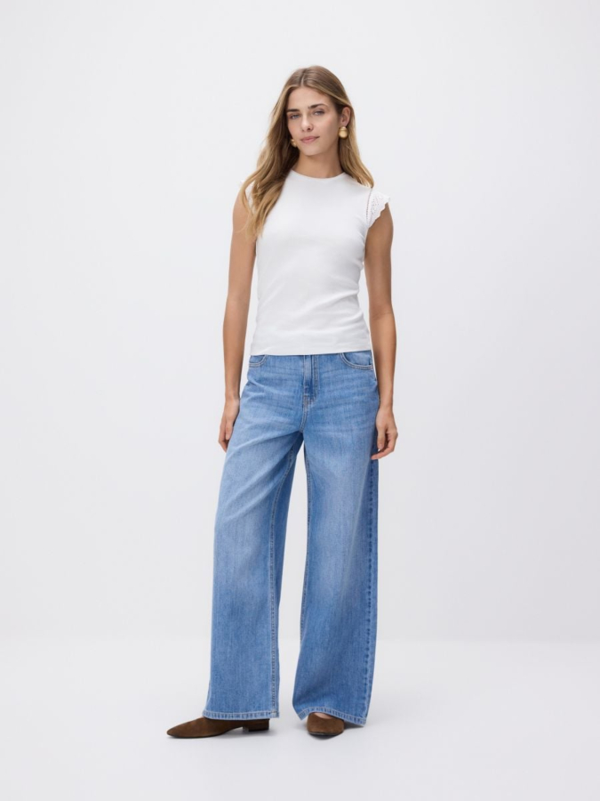 ג'ינס רחב עם קשירה