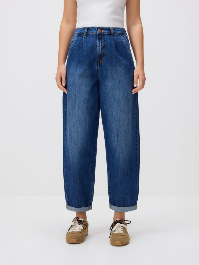 ג'ינס בגזרת Barrel