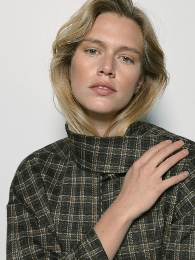 ג'קט עם צווארון עומד