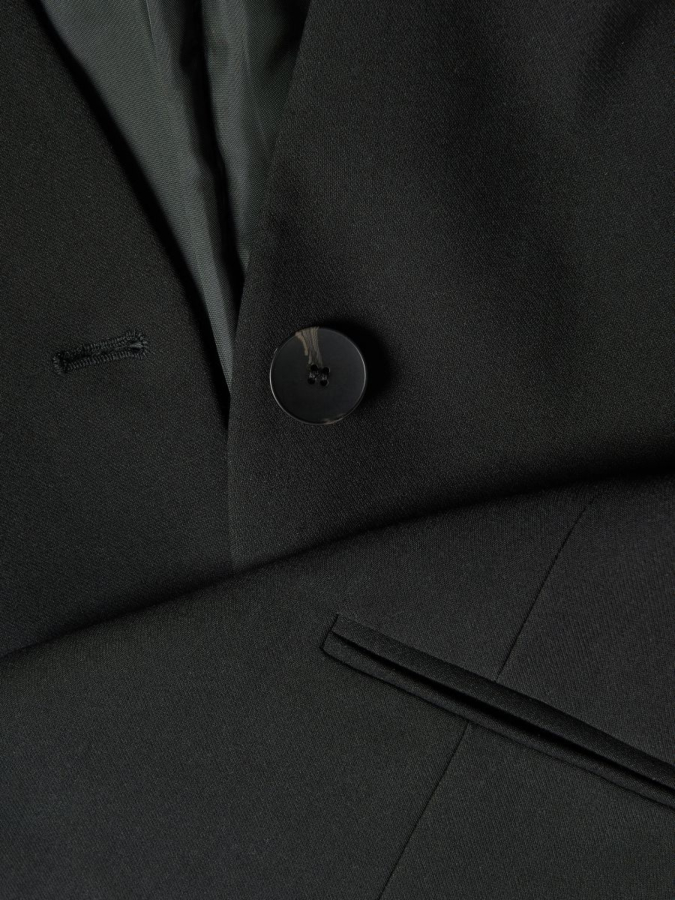 בלייזר עם שרוולים נפוחים