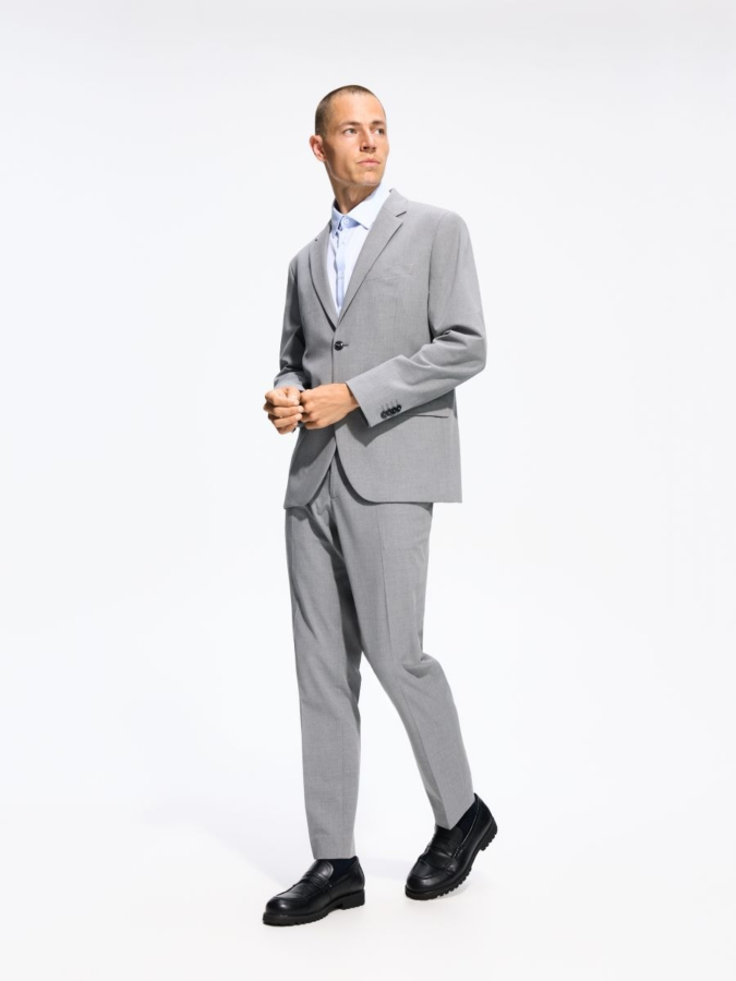 בלייזר בגזרת Slim Fit