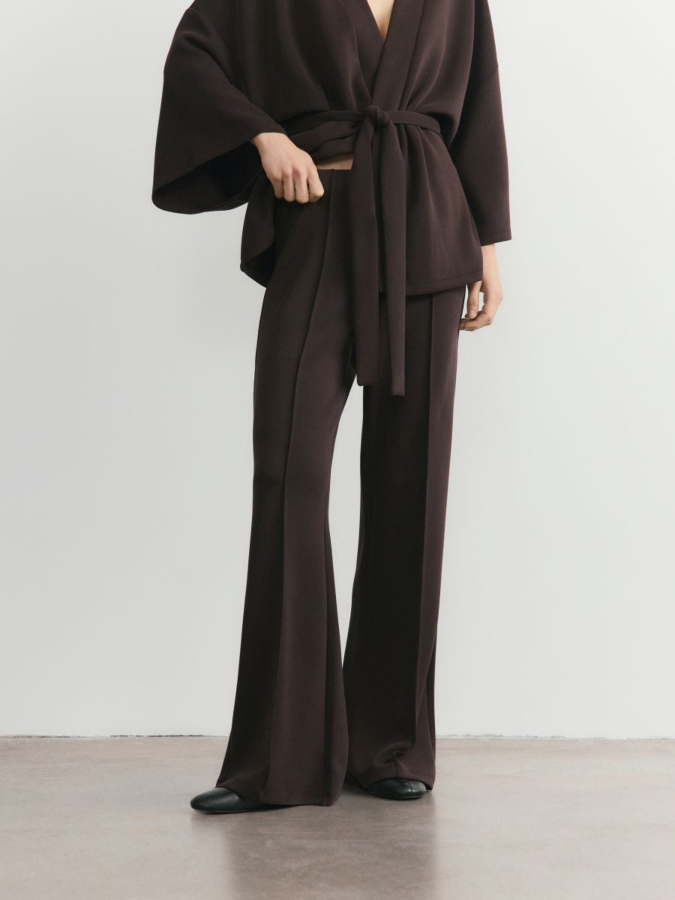 מכנסי מודל רחבים