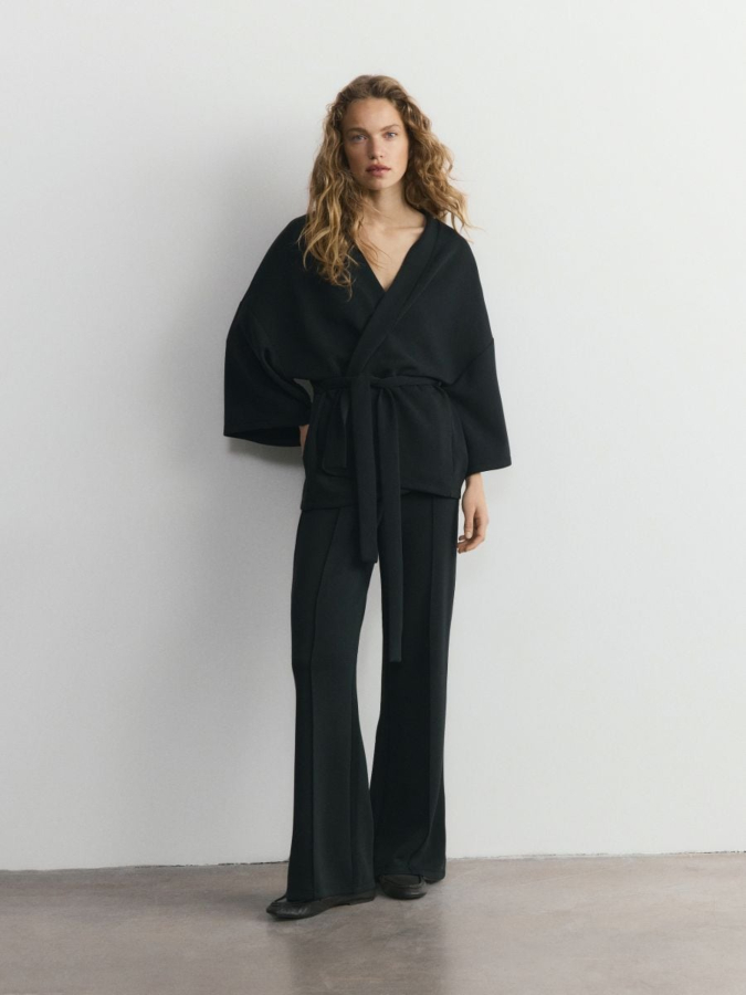 מכנסי מודל רחבים