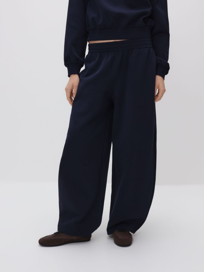 מכנס טרנינג בגזרת Barrel