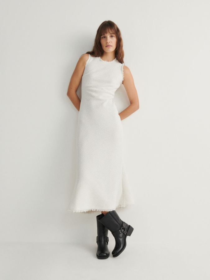 שמלה אלגנטית ללא שרוול