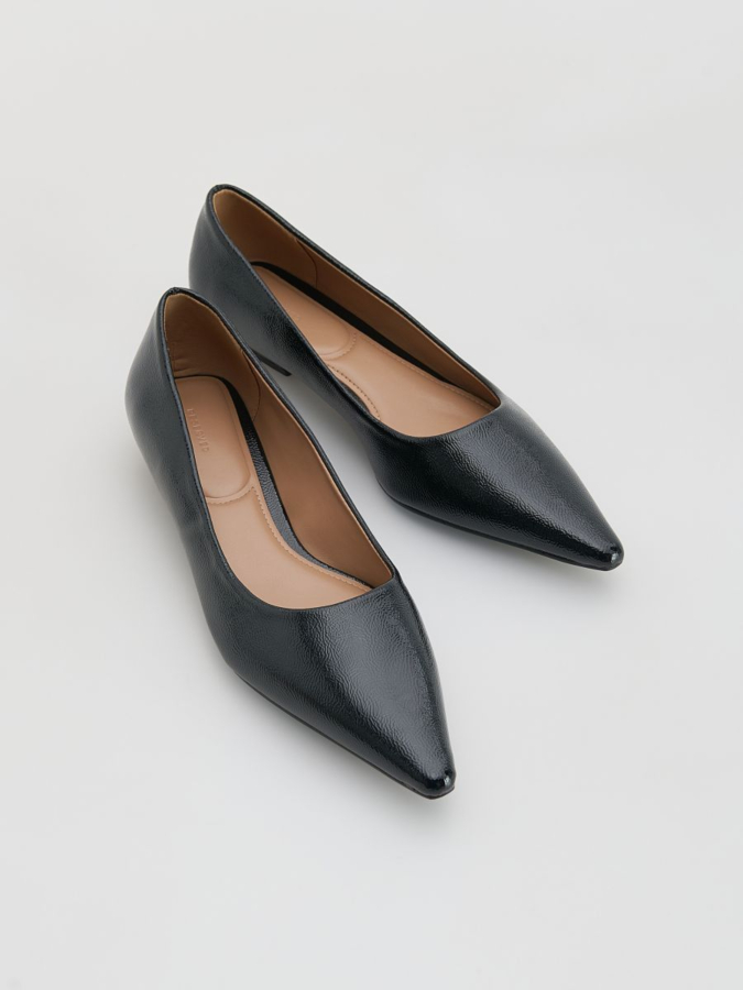 נעלי בלרינה דמוי עור