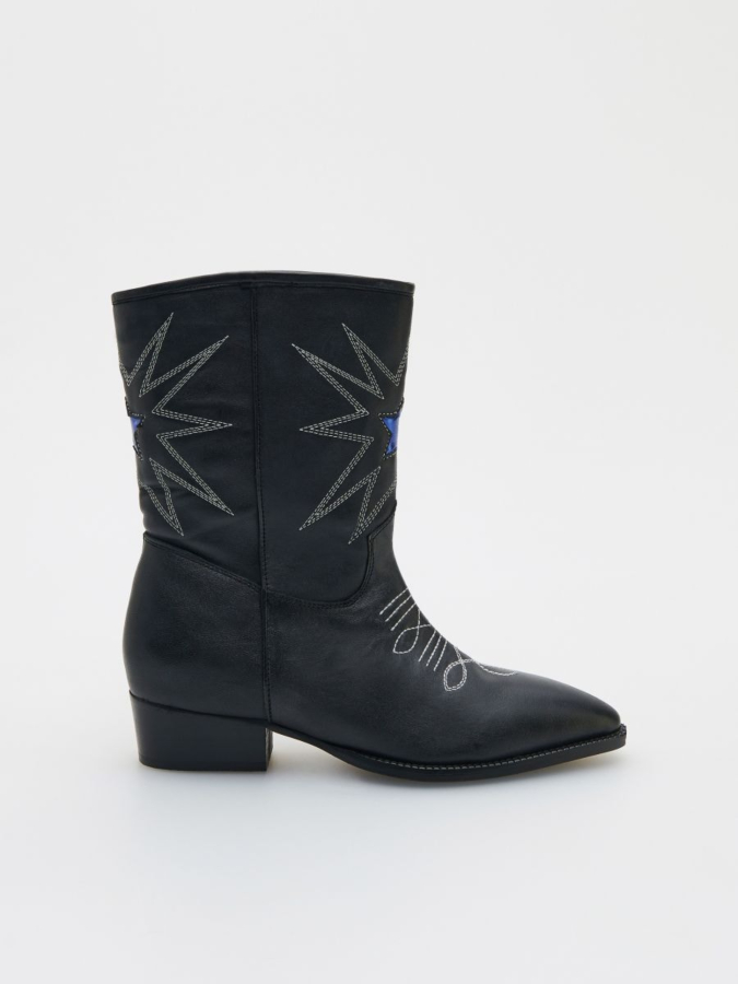 LADIES` ANKLE BOOTS