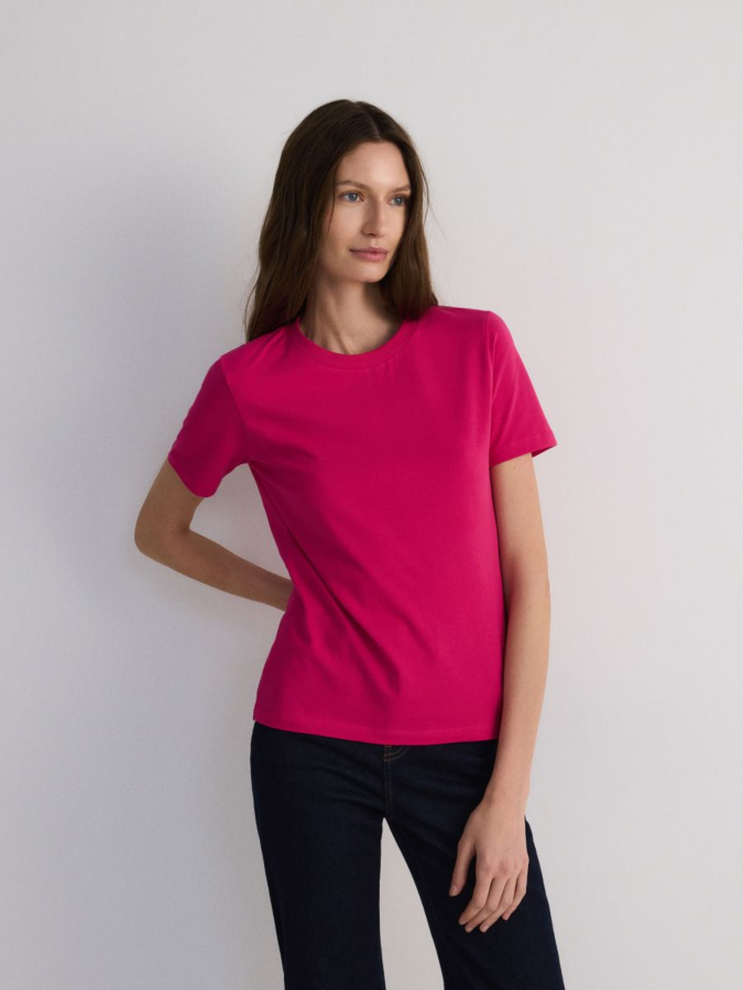 טי-שירט בגזרה רגילה מכותנה