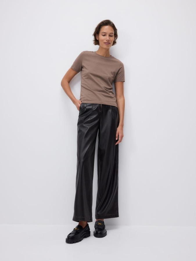 טי-שירט בגזרה רגילה מכותנה