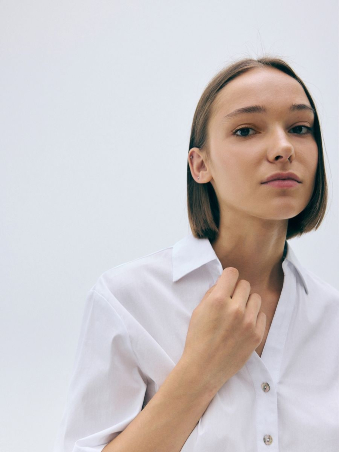 חולצת קרופ עם קשירה