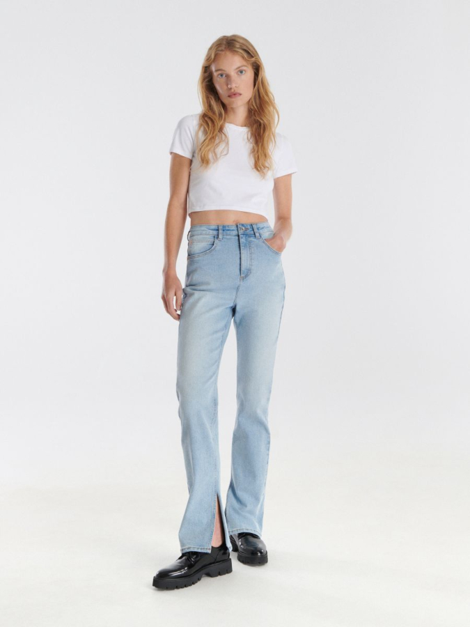 מכנסי ג'ינס גזרה ישרה